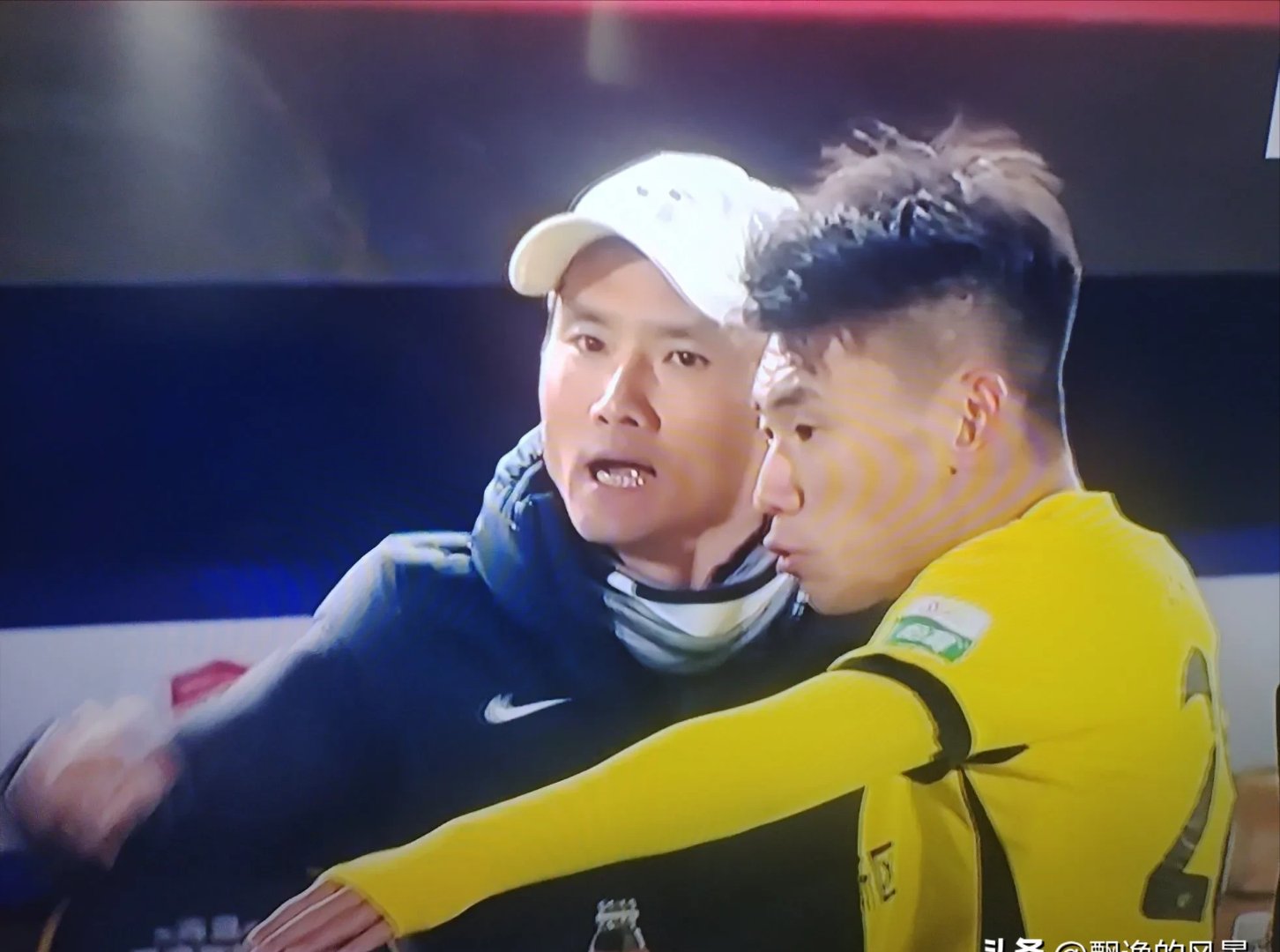 建业主场逼平上港，保持不败战绩的简单介绍